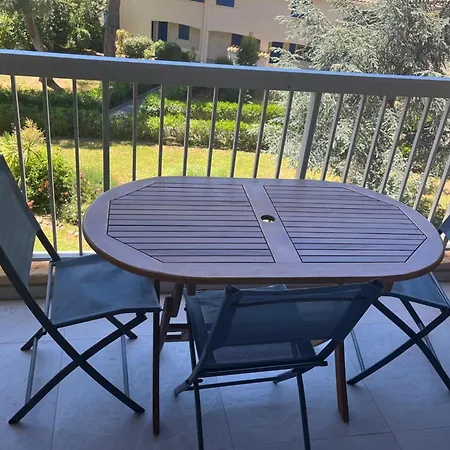 Apartmán Renovated 1 Bedroom Near Sea *